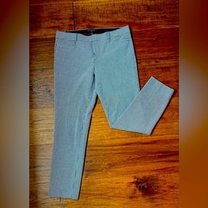 Banana Republic. Sloan Fit. Size 2P. Black and White